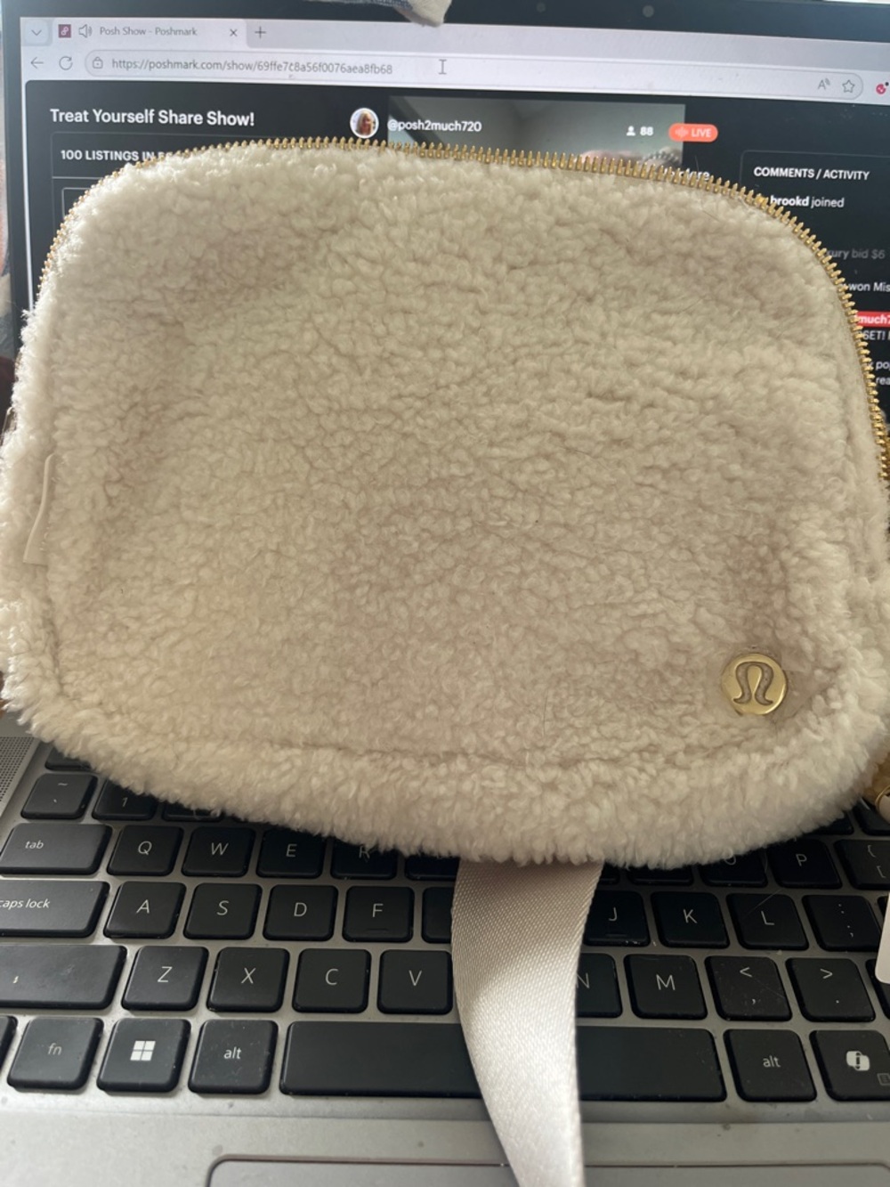 lululemon athletica Cream Sherpa Large Belt bag, NWT
